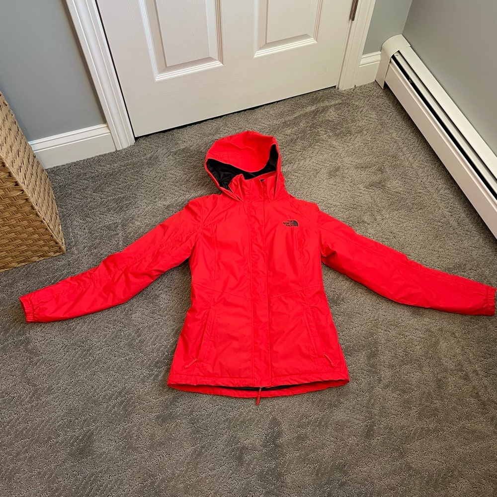 Women’s Northface Rain Jacket